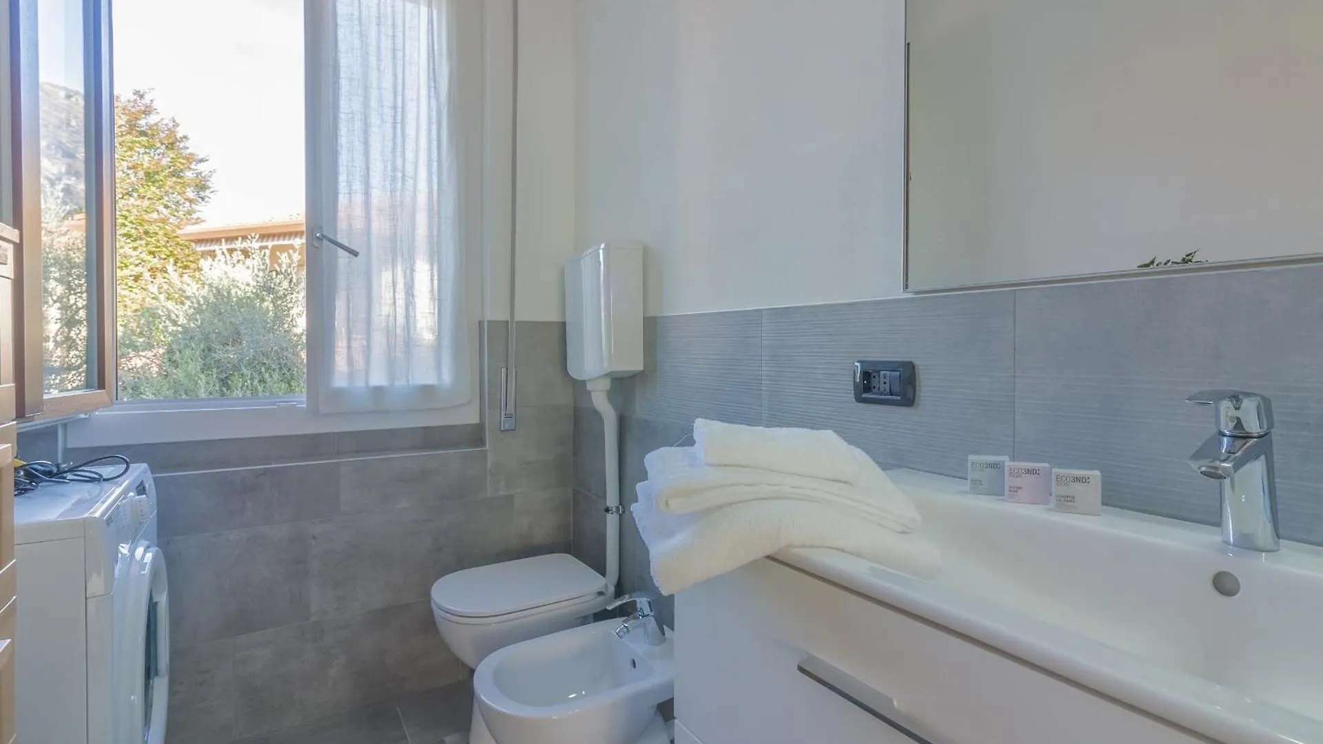 Sweet Caroline Apartment Lierna