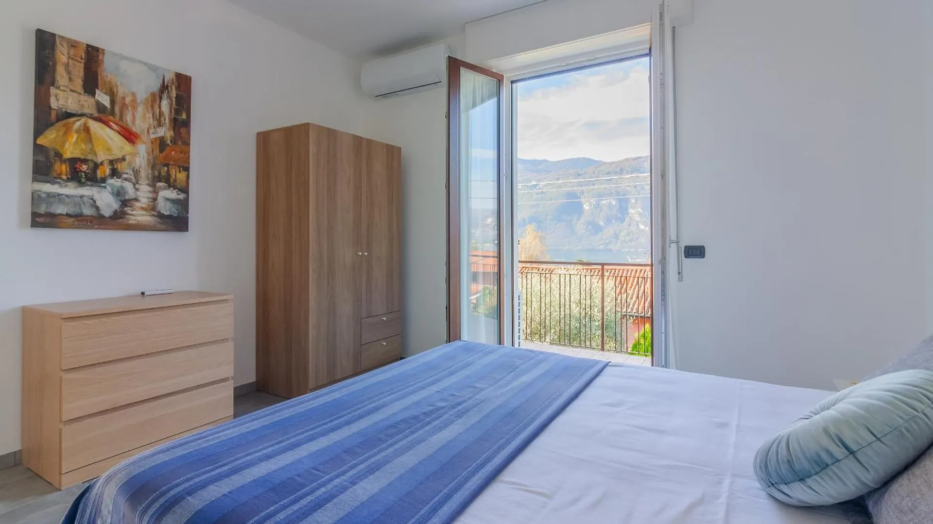 Sweet Caroline Apartment Lierna 0*,