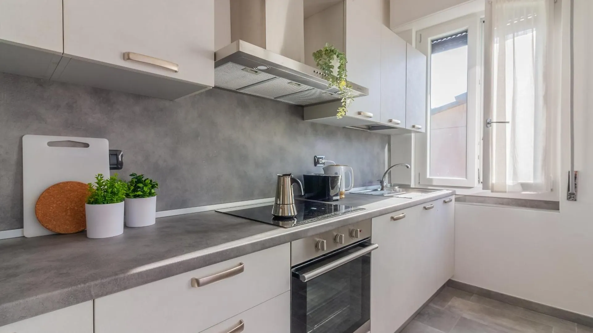 Sweet Caroline Apartment Lierna 0*,