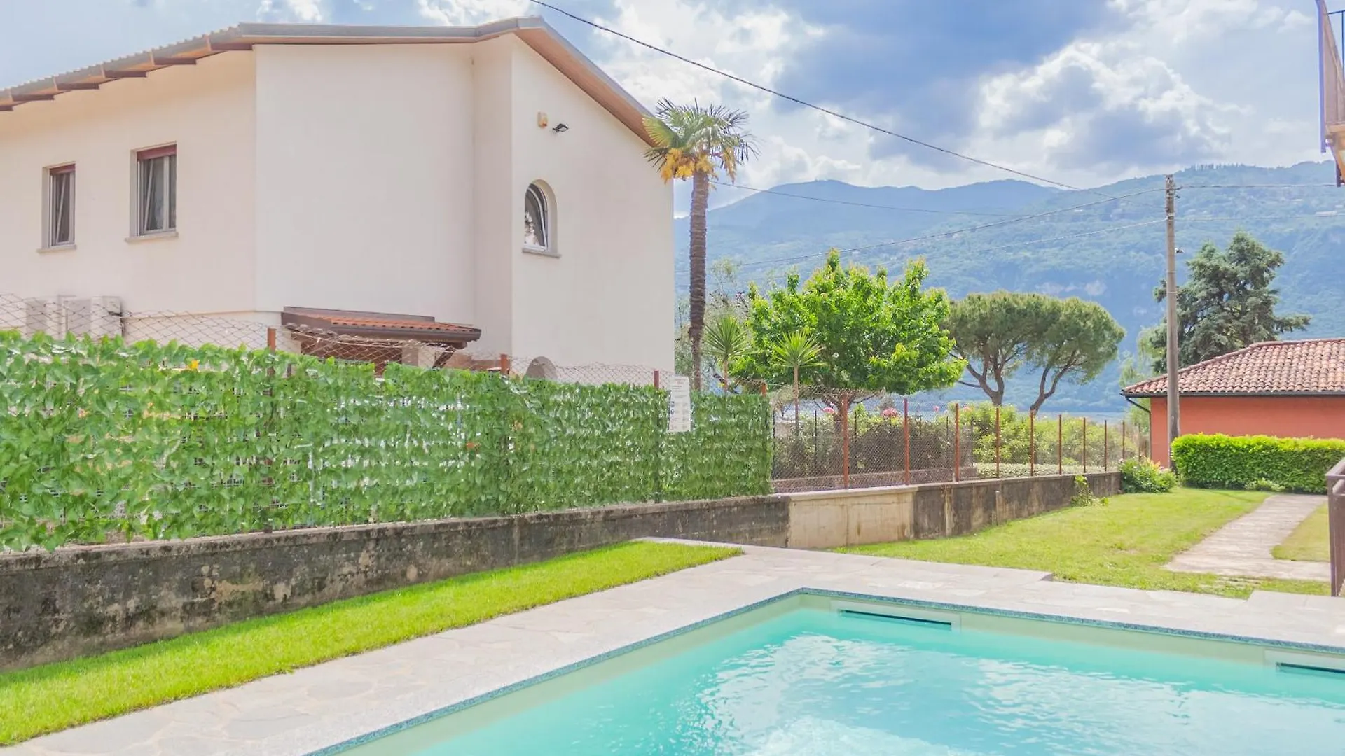 Sweet Caroline Apartment Lierna